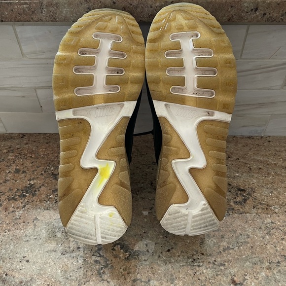 Nike Air Max Black and Gold, 9.5, Women’s , Gold Sparkle. - Picture 6 of 7